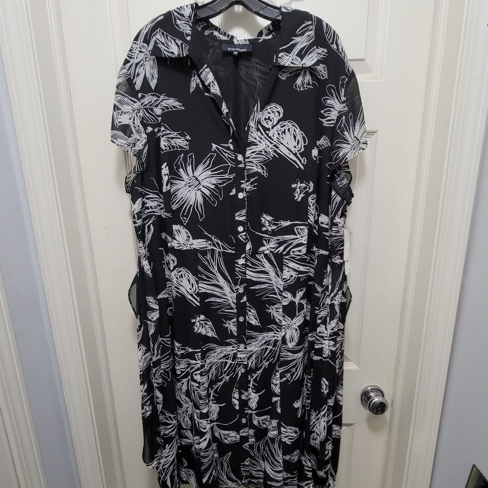 Evan-Picone  Woman Button Down Floral Black and White dress
